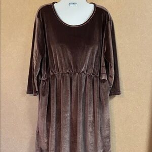Amaryllis Velvet Long Sleeve Dress in Deep Dusty Purple